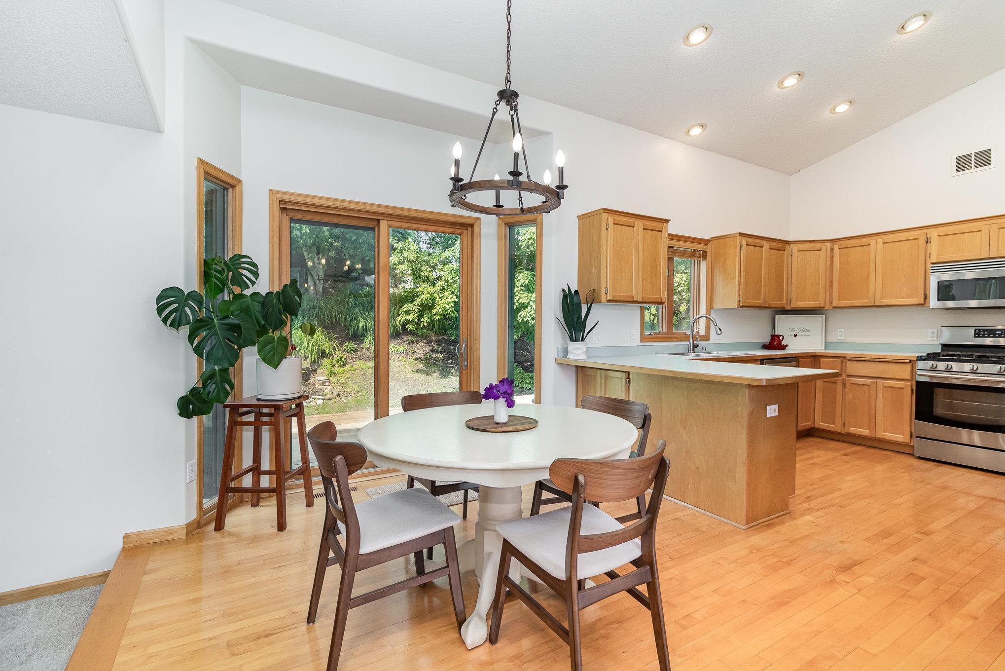 3344 White Oaks Lane