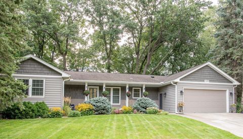 2300 Dahl Court E Maplewood MN 55119