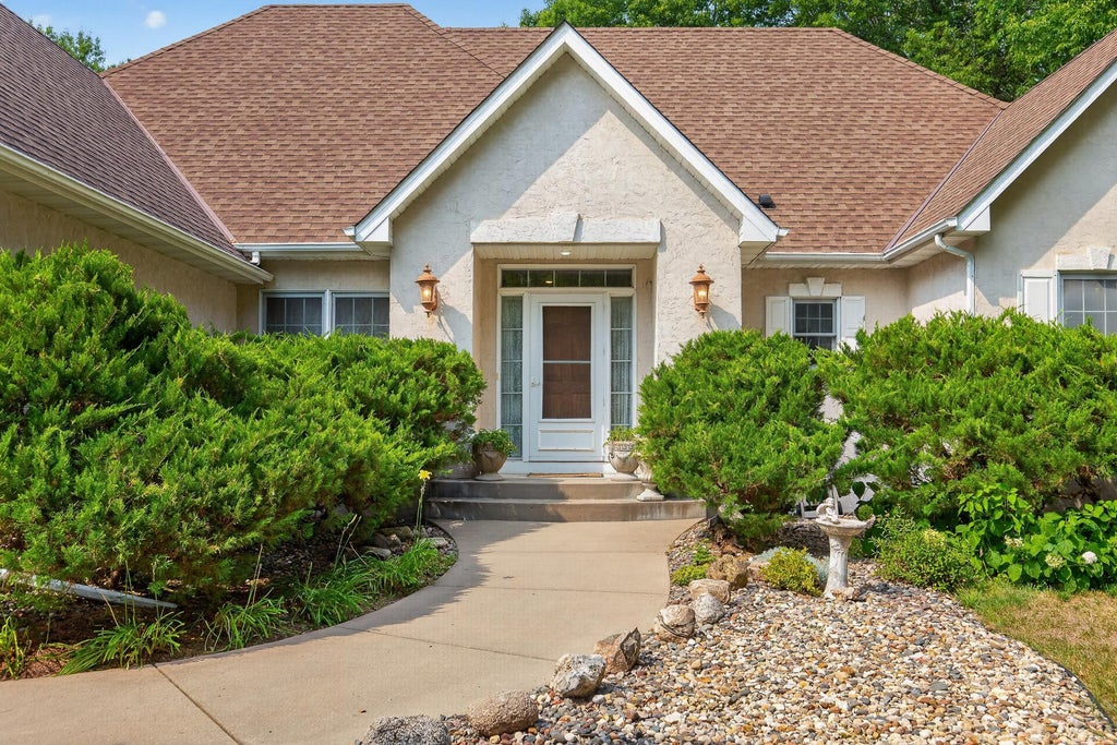 Photo of 2706 Woods Trail N, Burnsville, MN 55306 (MLS # 7116966)