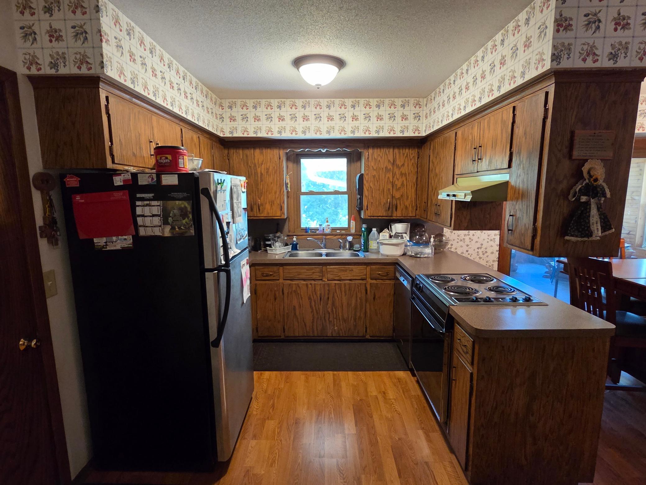 10 W Golden Lake Road
