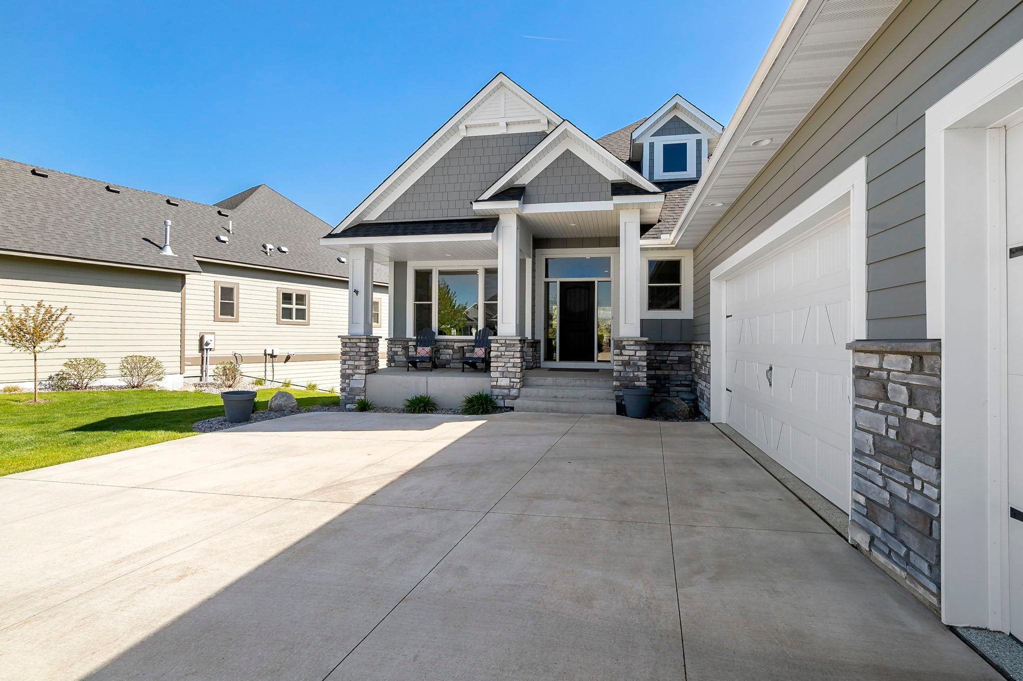 1945 Annika Drive N