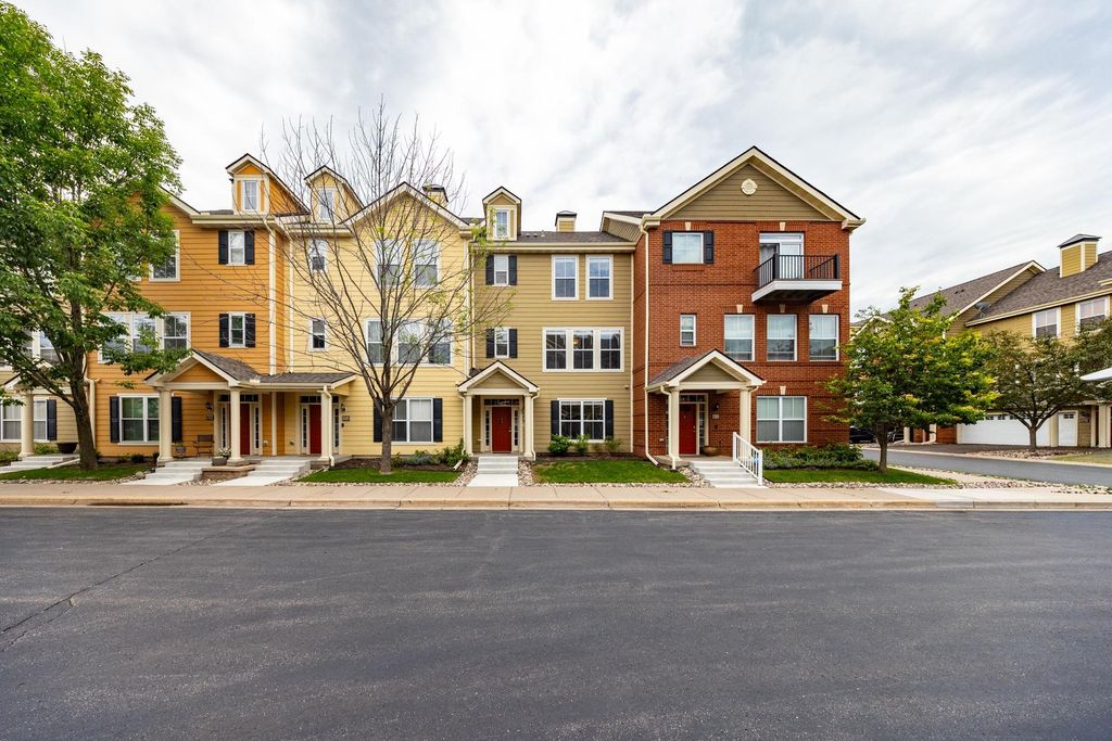 Photo of 10254 Bleeker Street, Woodbury, MN 55129 (MLS # 7104088)