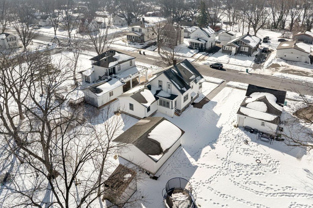 Photo of 613 4th Avenue SE, Waseca, MN 56093 (MLS # 7038427)