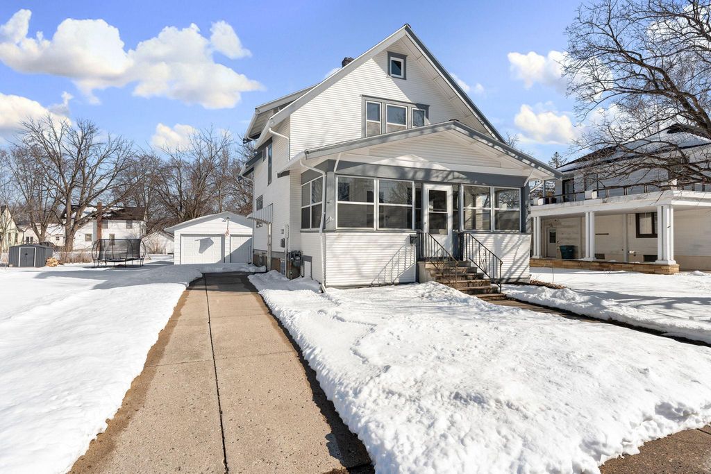 Photo of 613 4th Avenue SE, Waseca, MN 56093 (MLS # 7038427)