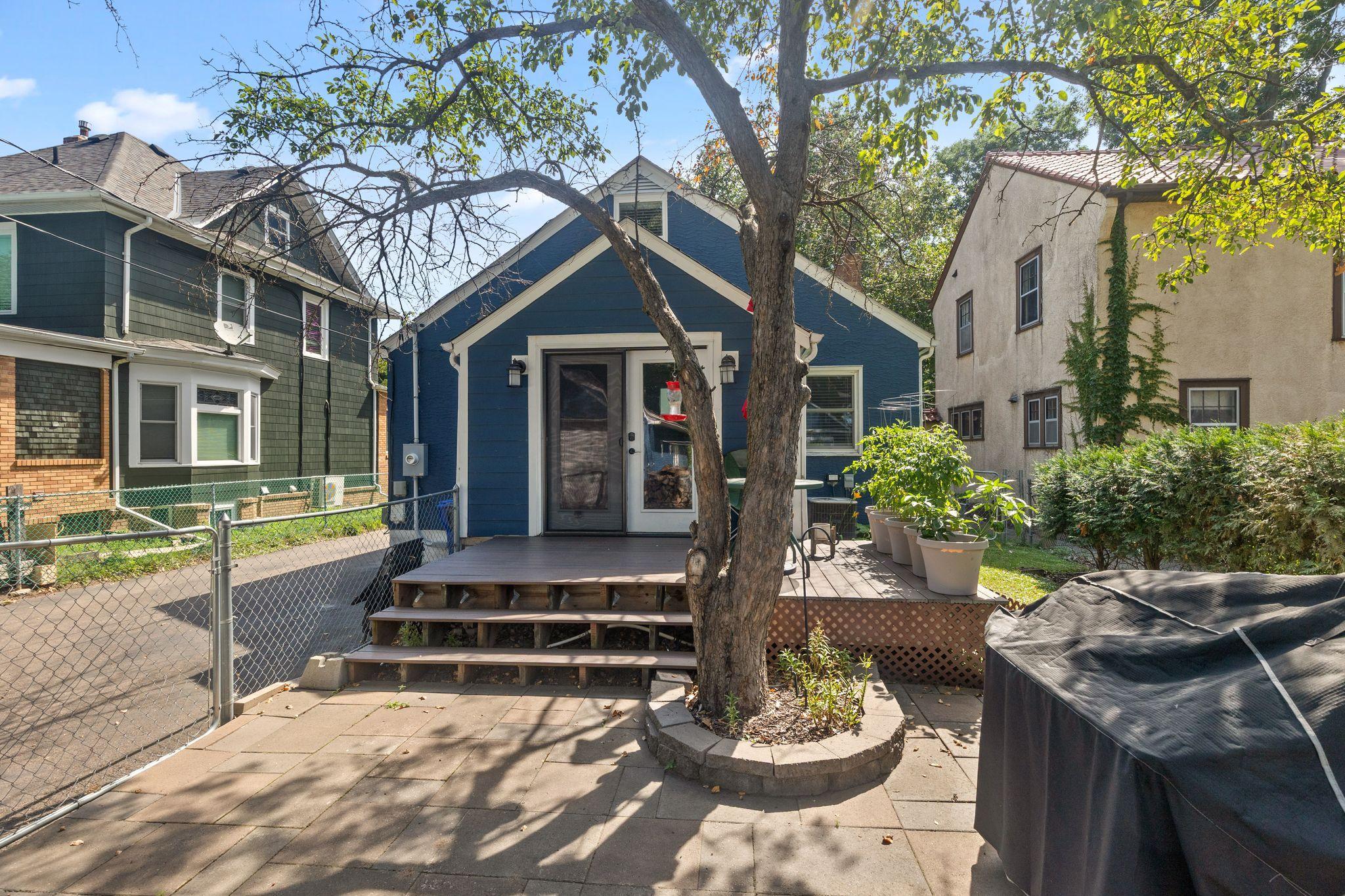 867 Delaware Avenue