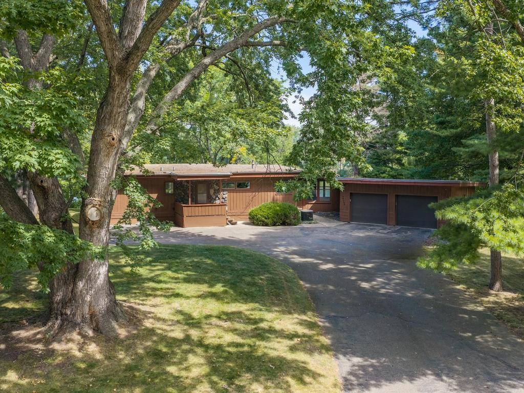 Photo of 16740 S Shore Lane, Eden Prairie, MN 55346 (MLS # 7136063)