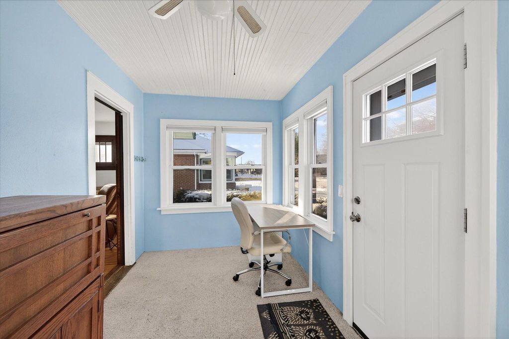 Photo of 29 12th Avenue N, Hopkins, MN 55343 (MLS # 7000918)