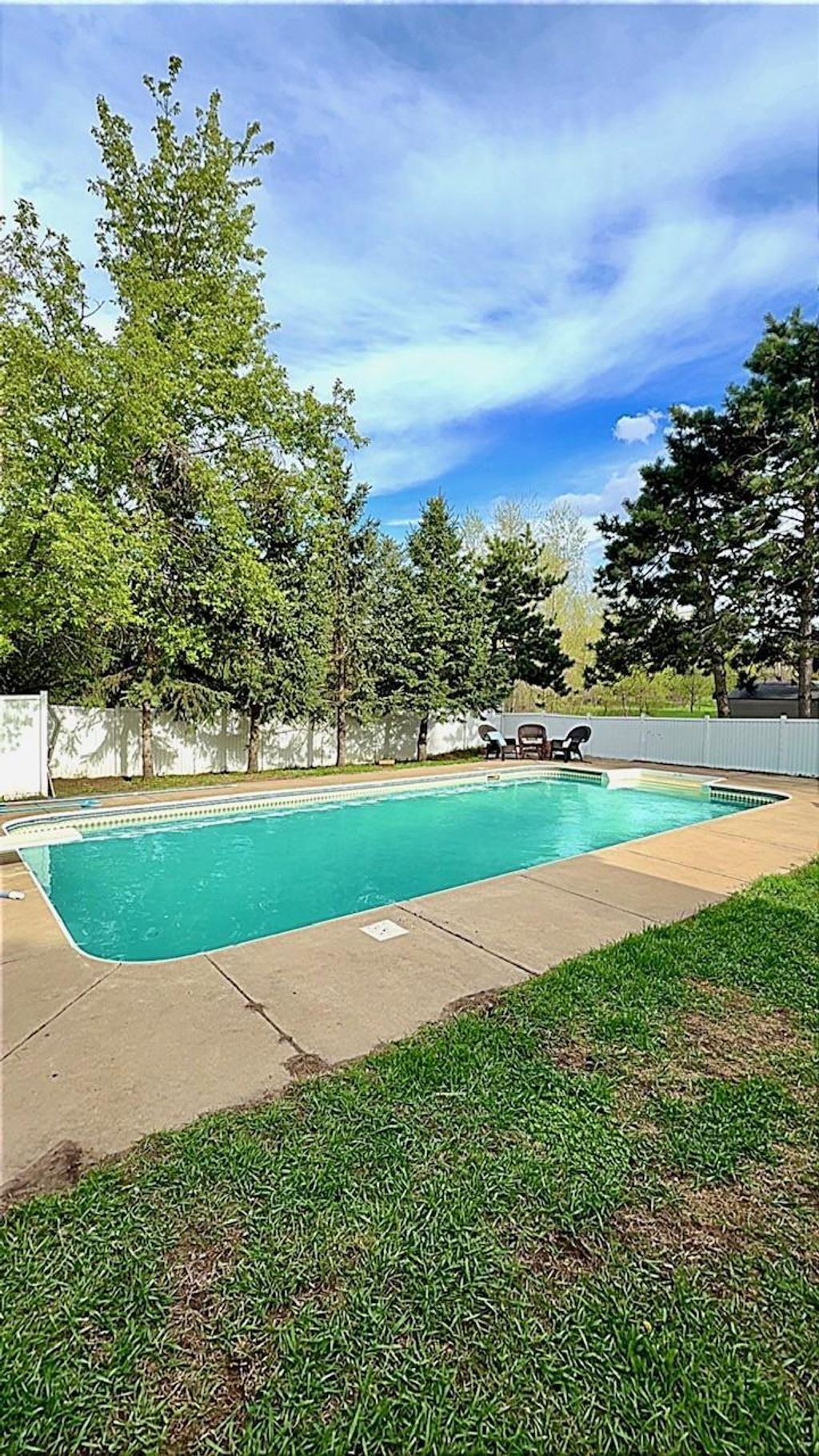 Photo of 512 Hyde Avenue N, Mahtomedi, MN 55115 (MLS # 7068884)