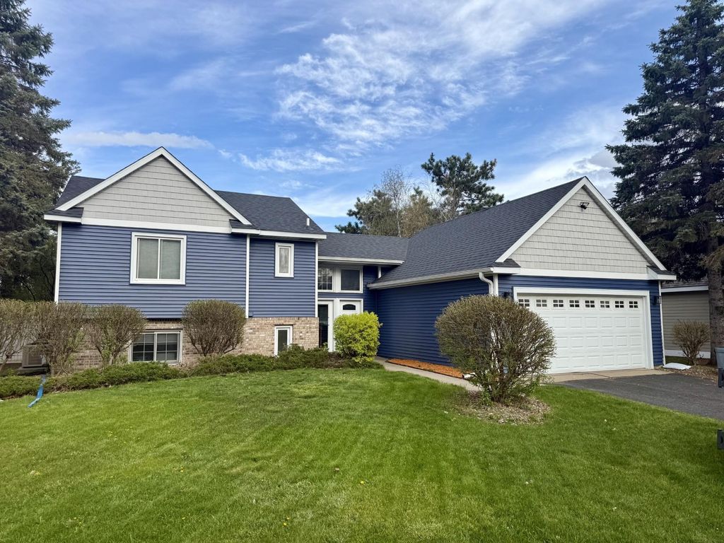 Photo of 512 Hyde Avenue N, Mahtomedi, MN 55115 (MLS # 7068884)