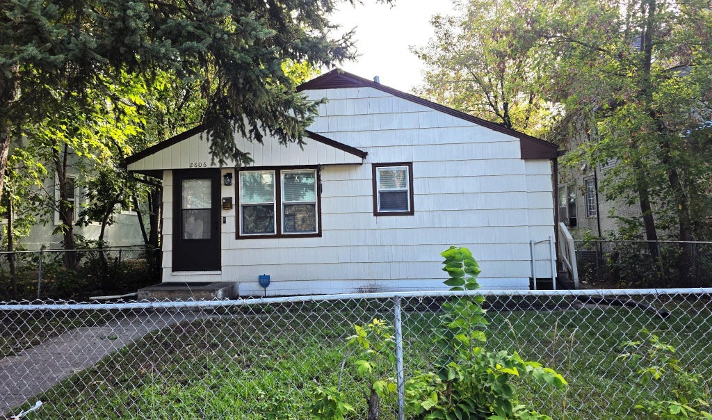 Photo of 2806 Emerson Avenue N, Minneapolis, MN 55411 (MLS # 7149488)