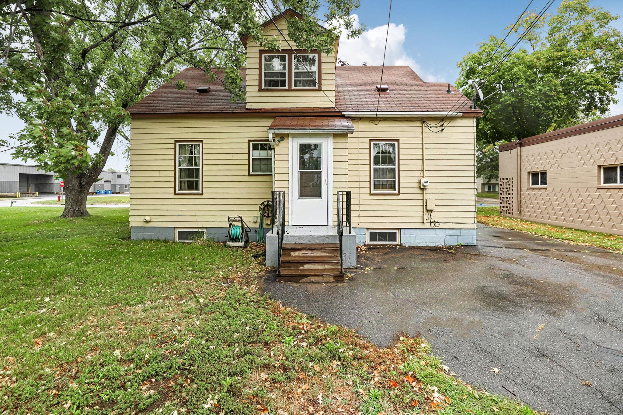 129 7th Avenue NE