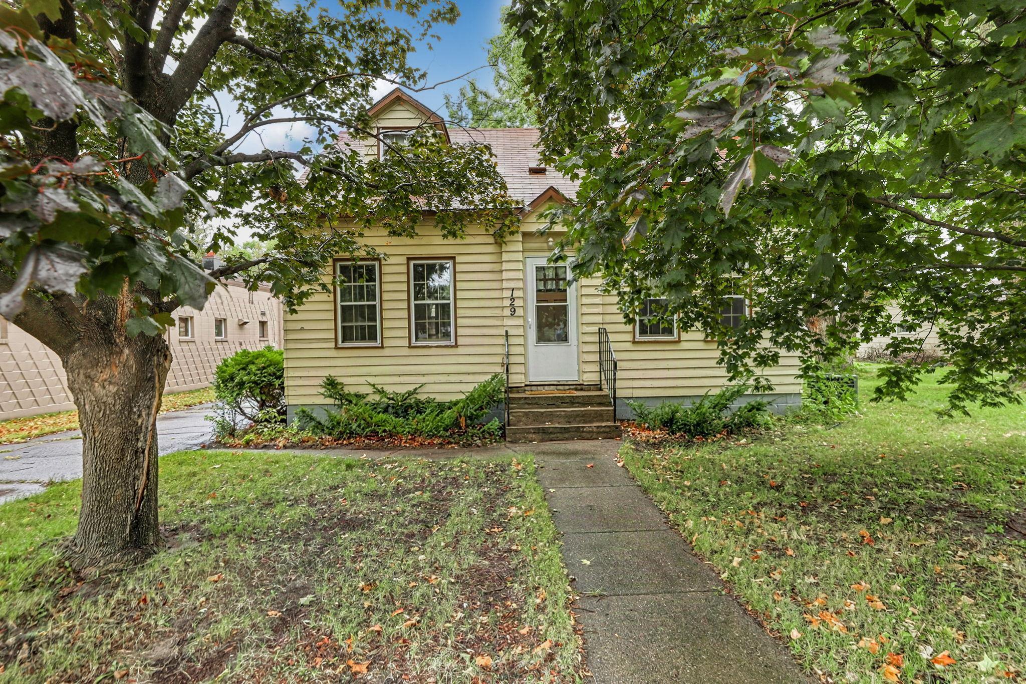 129 7th Avenue NE