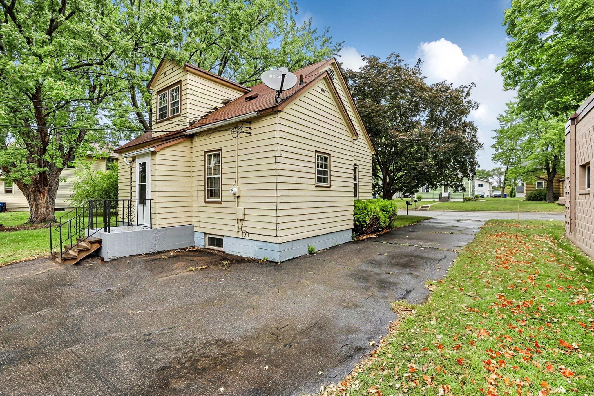129 7th Avenue NE