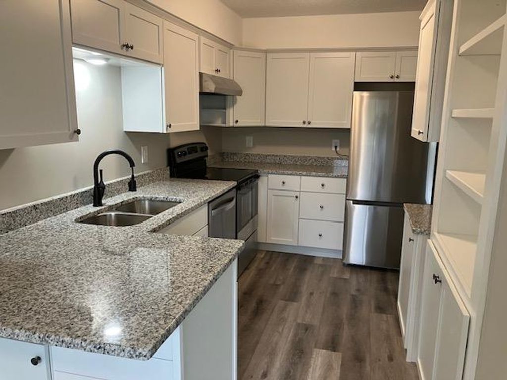 Photo of 1621 W 140th Street, Burnsville, MN 55337 (MLS # 7053632)