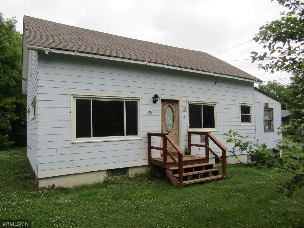 Photo of 25 W 7th Street, Rush City, MN 55069 (MLS # 7100880)