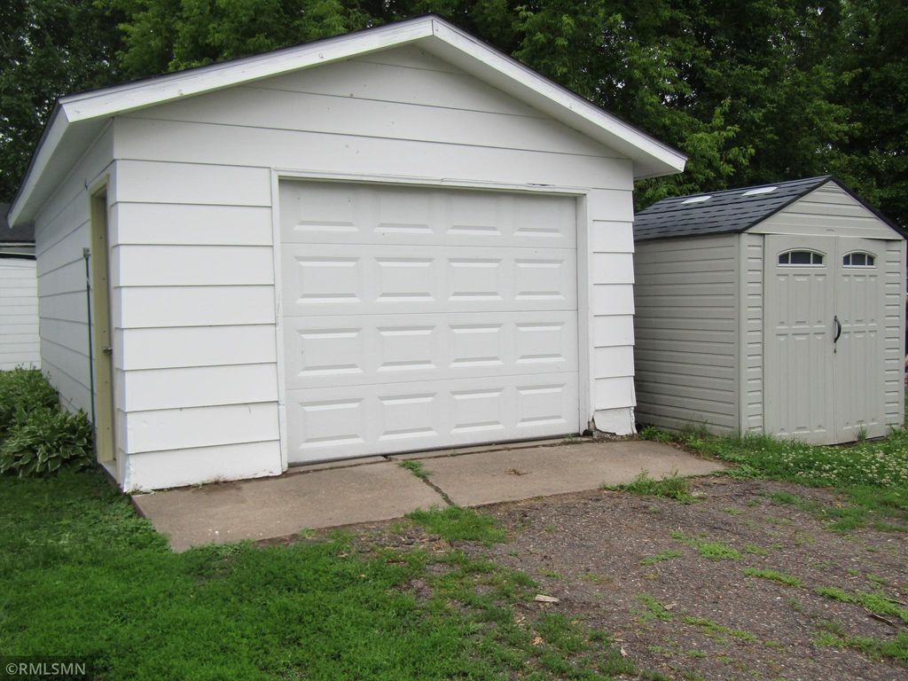 Photo of 25 W 7th Street, Rush City, MN 55069 (MLS # 7100880)