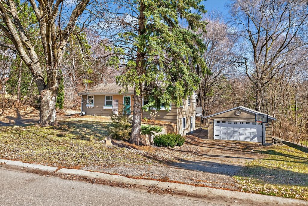 Photo of 9091 W Staring Lane, Eden Prairie, MN 55347 (MLS # 7044312)