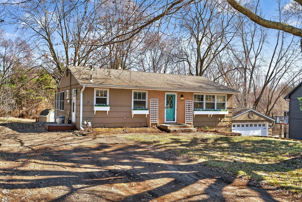 Photo of 9091 W Staring Lane, Eden Prairie, MN 55347 (MLS # 7044312)