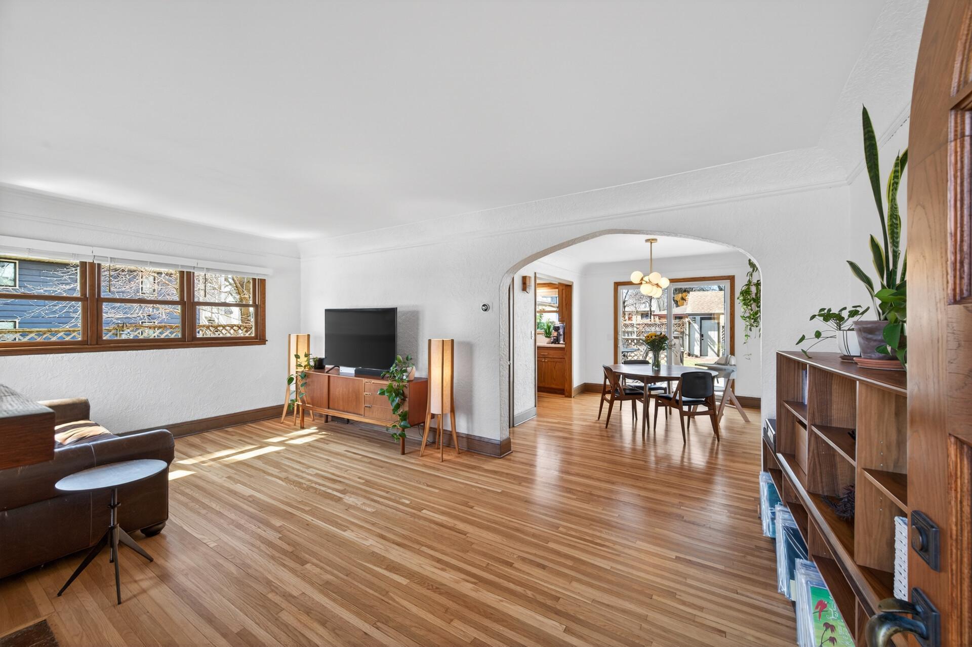 2824 Stinson Boulevard