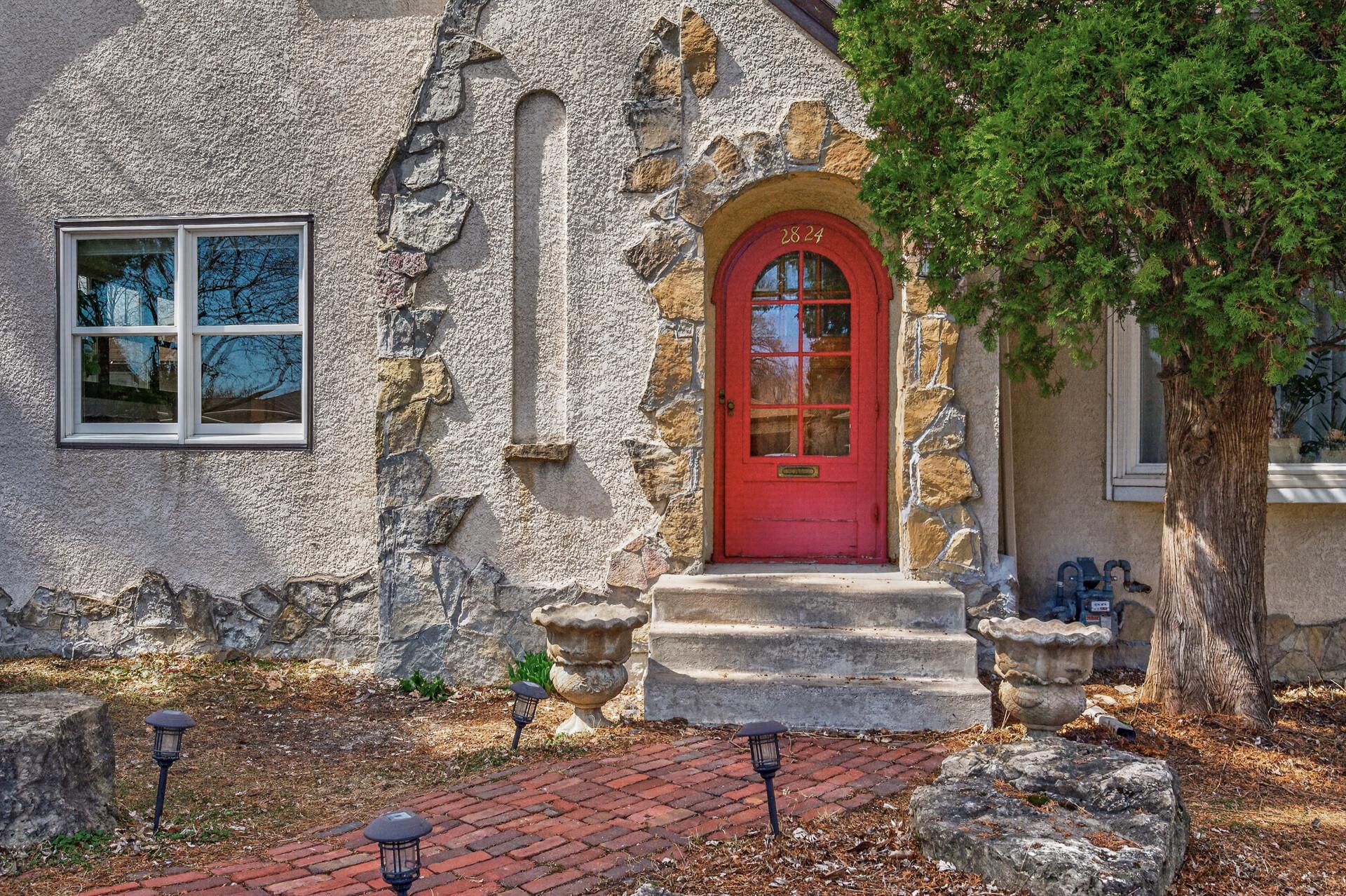 2824 Stinson Boulevard