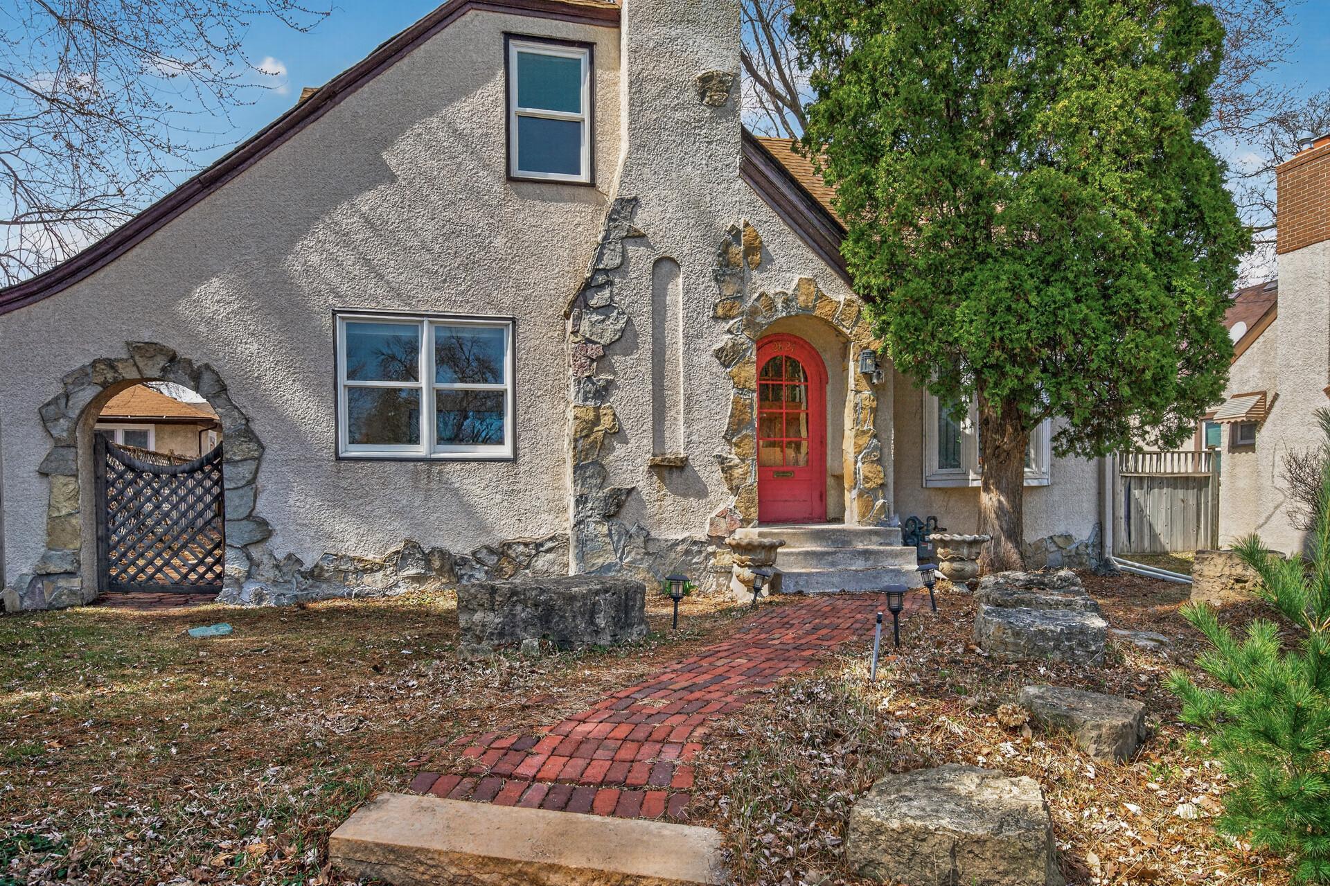 2824 Stinson Boulevard