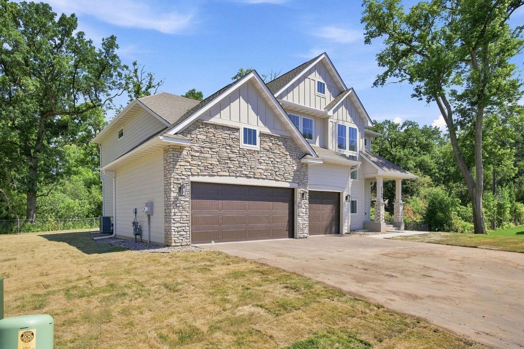Photo of 2399 Laurie Court W, Roseville, MN 55113 (MLS # 7110238)