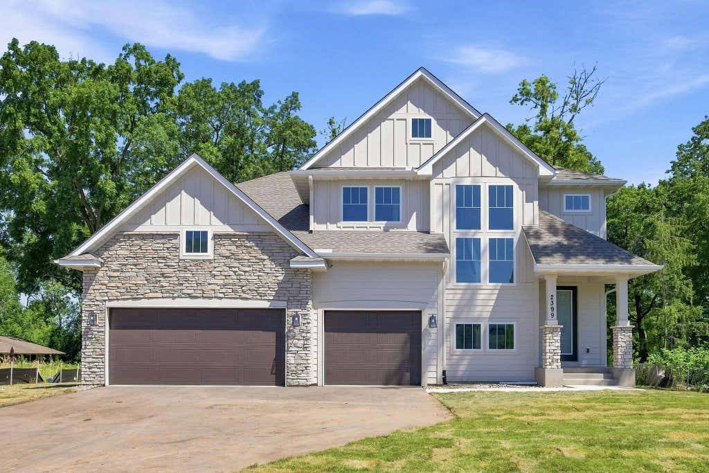Photo of 2399 Laurie Court W, Roseville, MN 55113 (MLS # 7110238)
