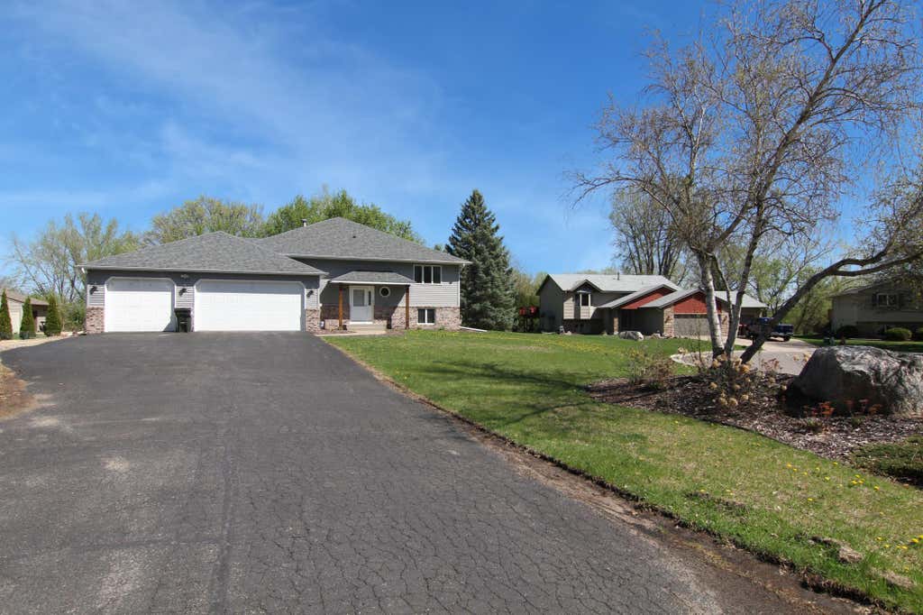 Photo of 7818 Davidson Court, Inver Grove Heights, MN 55076 (MLS # 7119526)