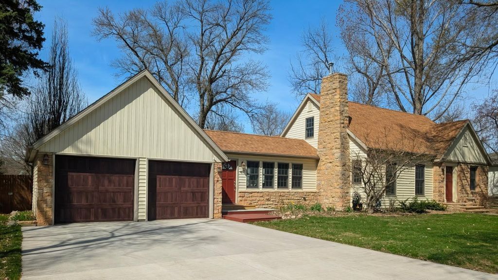 Photo of 617 N 9th Street, Montevideo, MN 56265 (MLS # 7059350)