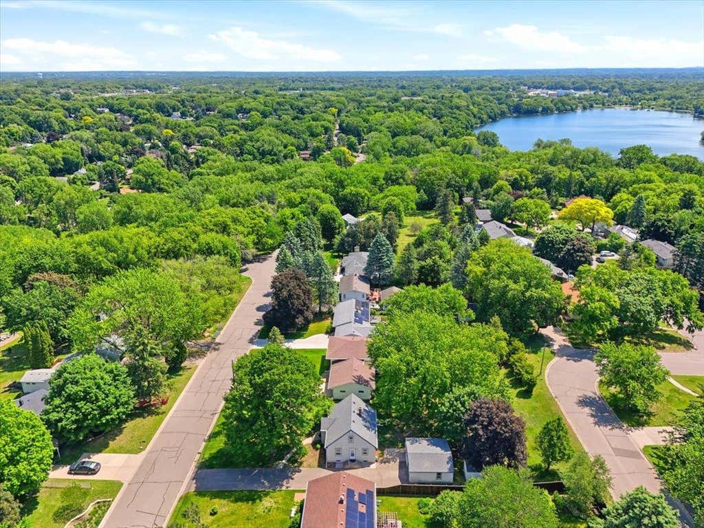 Photo of 568 Shryer Avenue W, Roseville, MN 55113 (MLS # 7082948)