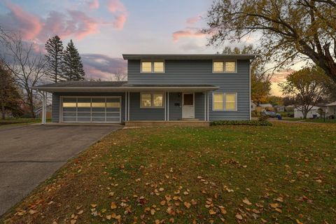 Photo of 453 11th Street SW, Faribault, MN 55021 (MLS # 6811232)