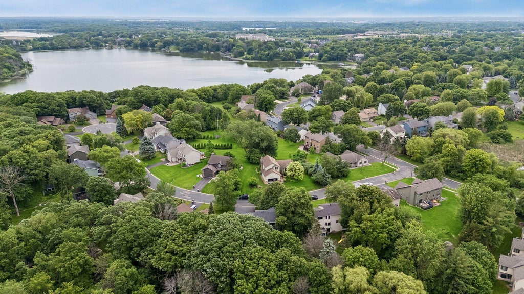 Photo of 8290 W Lake Court, Chanhassen, MN 55317 (MLS # 7059576)