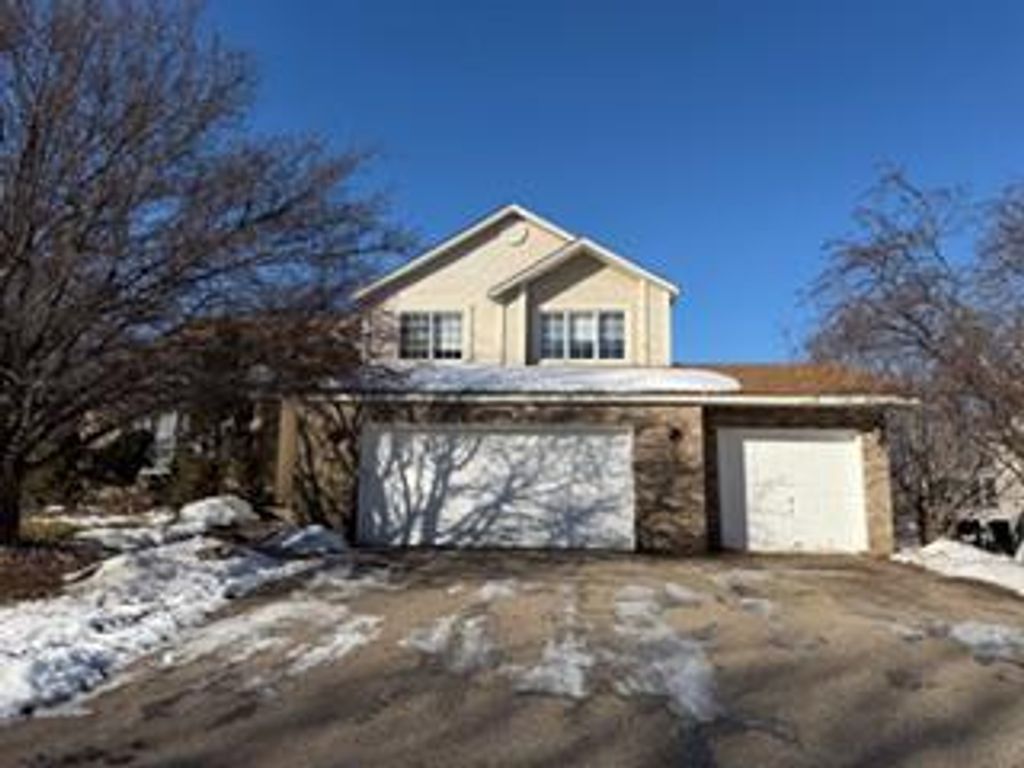 Photo of 16657 Hutchinson Drive, Lakeville, MN 55044 (MLS # 7008427)