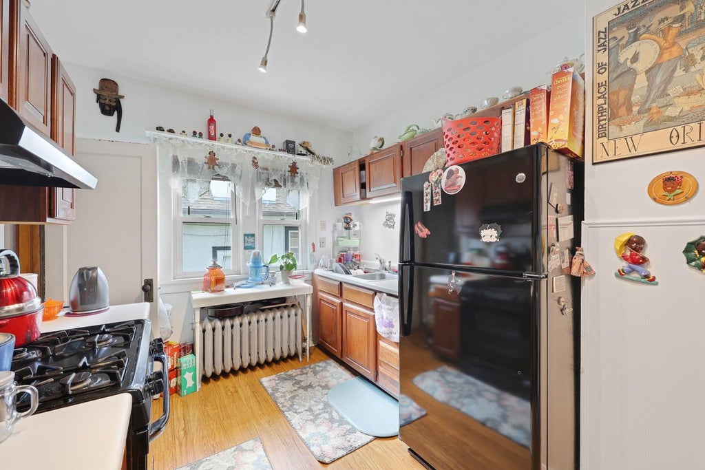 Photo of 1718 Vincent Avenue N, Minneapolis, MN 55411 (MLS # 7154696)