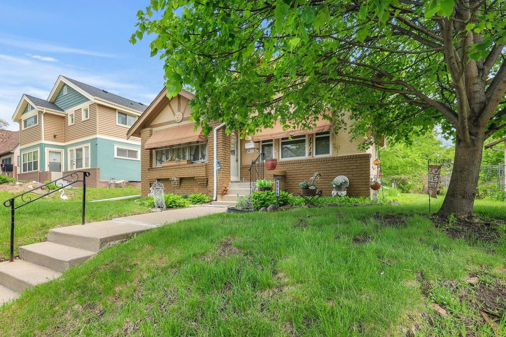 Photo of 1718 Vincent Avenue N, Minneapolis, MN 55411 (MLS # 7154696)