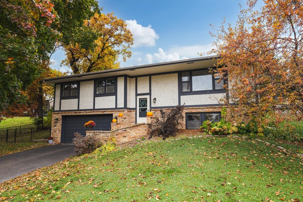 Photo of 2610 Medicine Ridge Road, Plymouth, MN 55441 (MLS # 7015125)