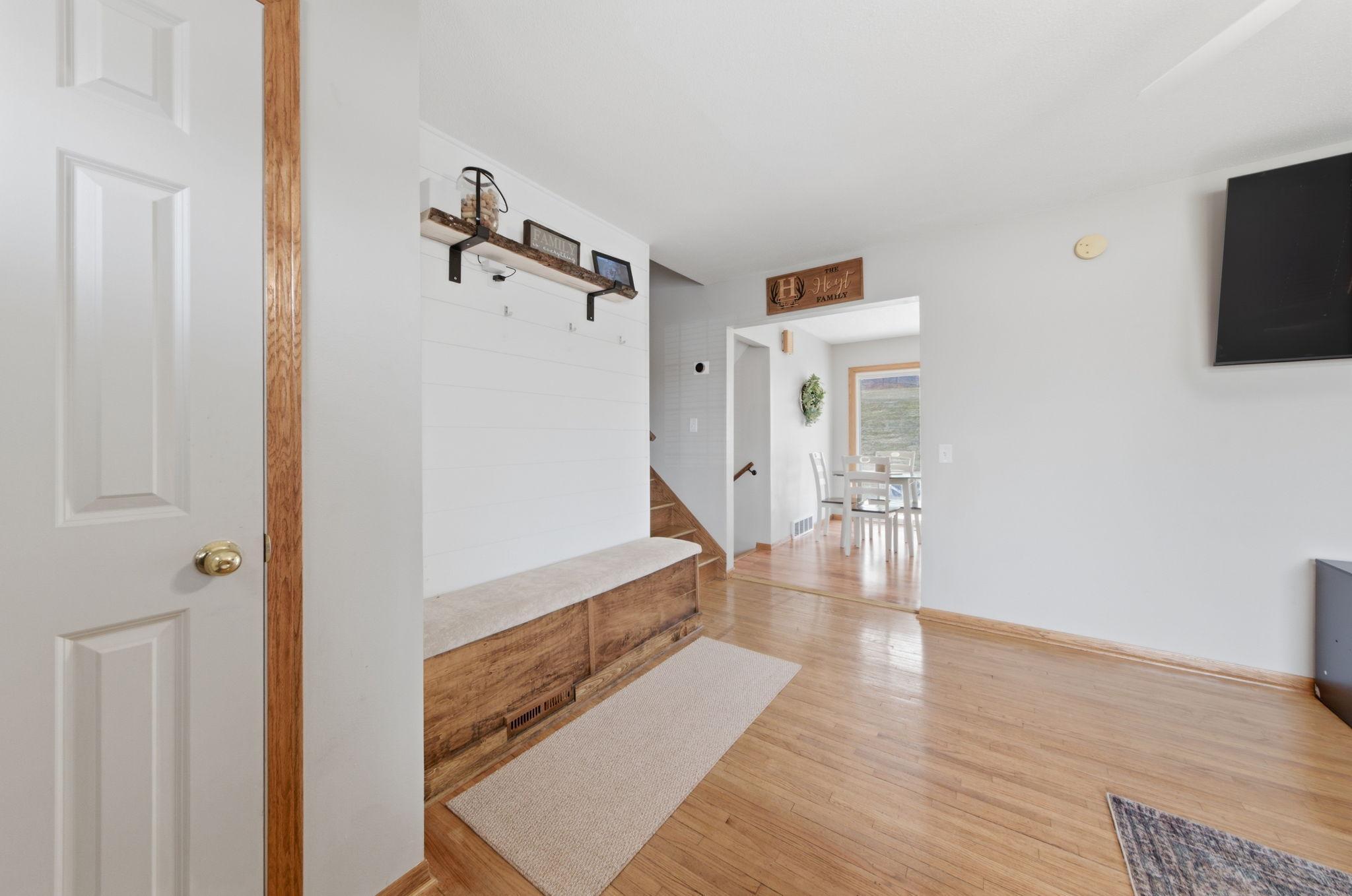 8226 Hillside Trail S