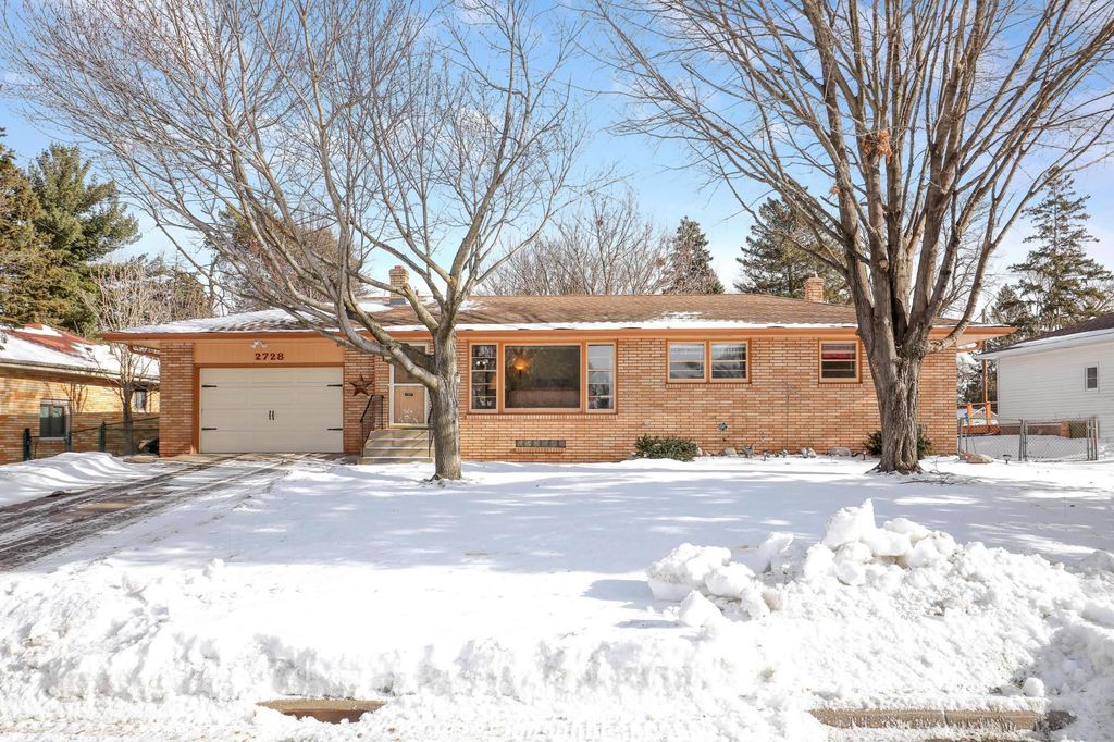 Photo of 2728 Sheldon Street, Roseville, MN 55113 (MLS # 7008860)