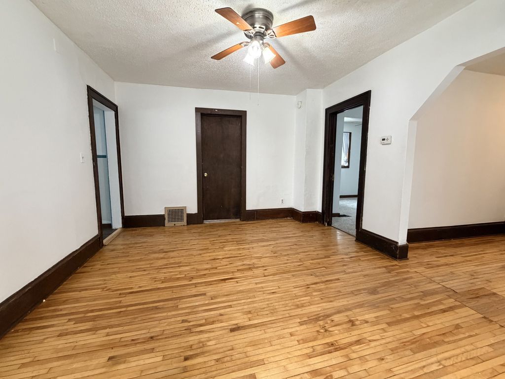 Photo of 1030 Reaney Avenue, Saint Paul, MN 55106 (MLS # 7041546)