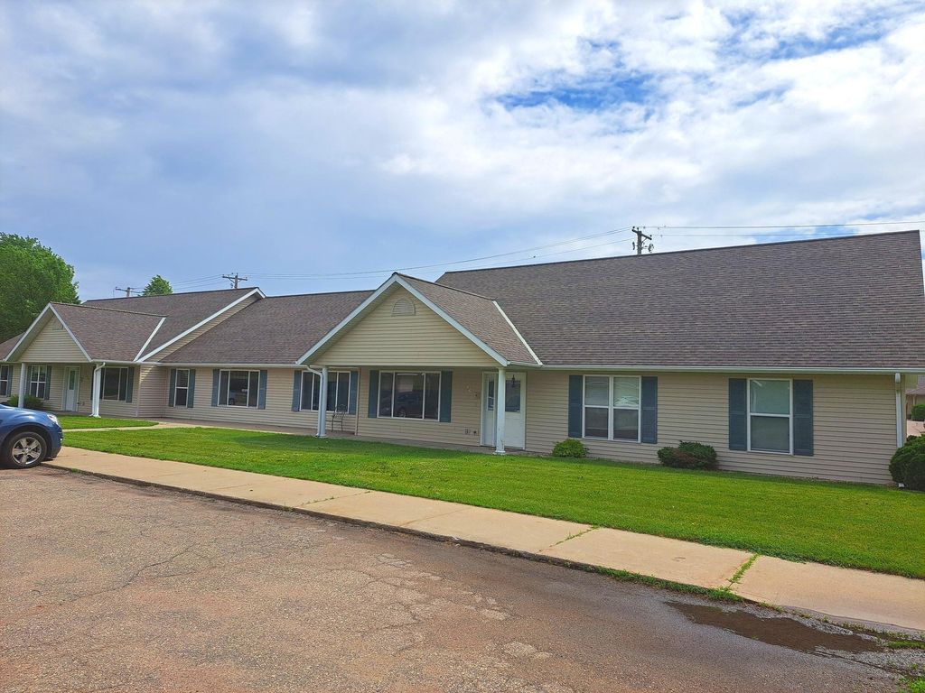 Photo of 1806 E Lincoln Avenue, Montevideo, MN 56265 (MLS # 7009942)