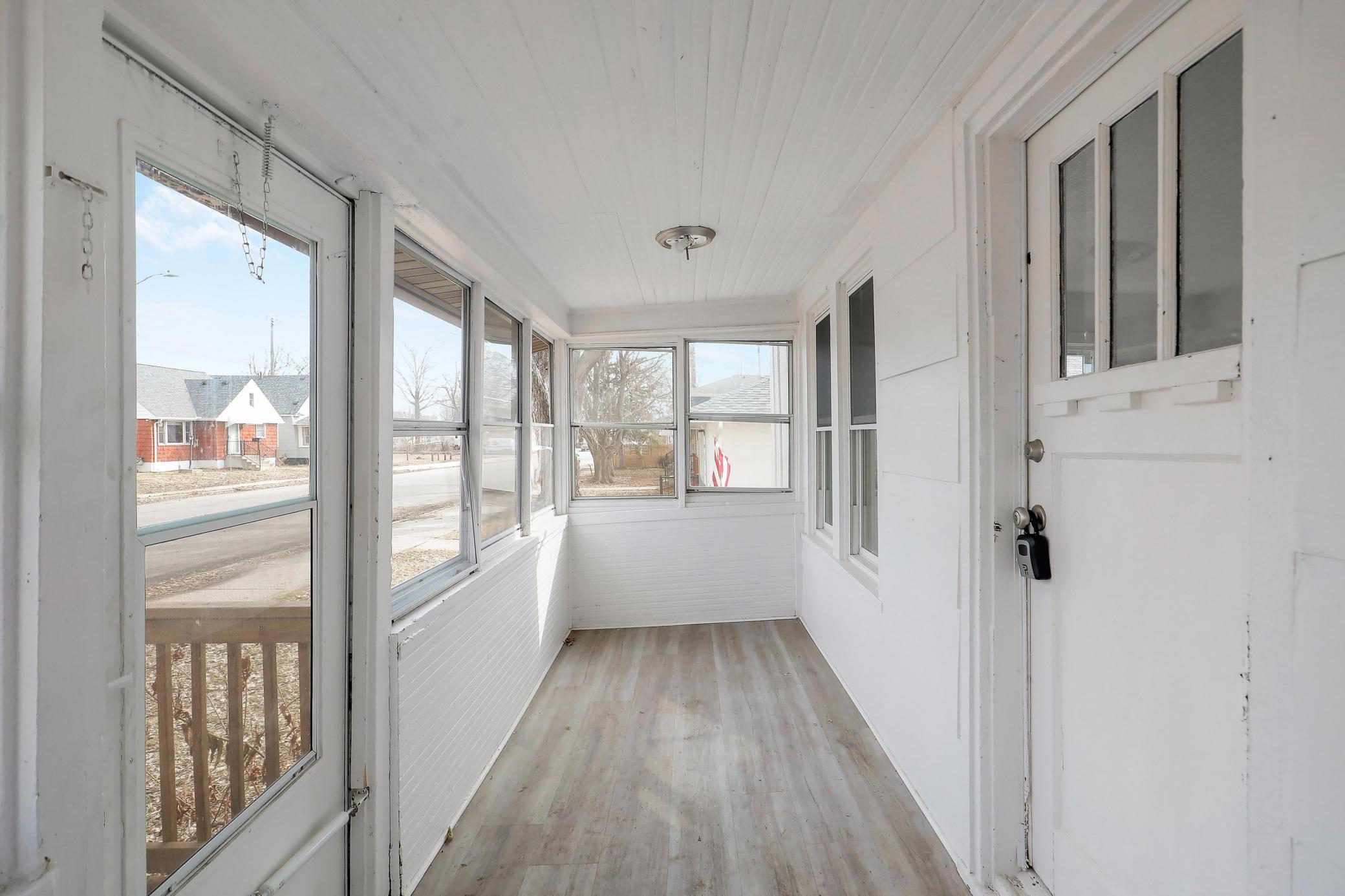 2826 Grand Street NE