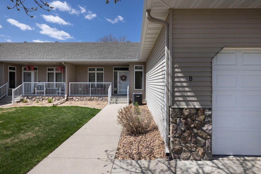 Photo of 3260 40th Avenue S #B, Fargo, ND 58104 (MLS # 7072212)