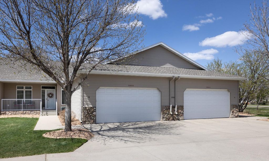 Photo of 3260 40th Avenue S #B, Fargo, ND 58104 (MLS # 7072212)