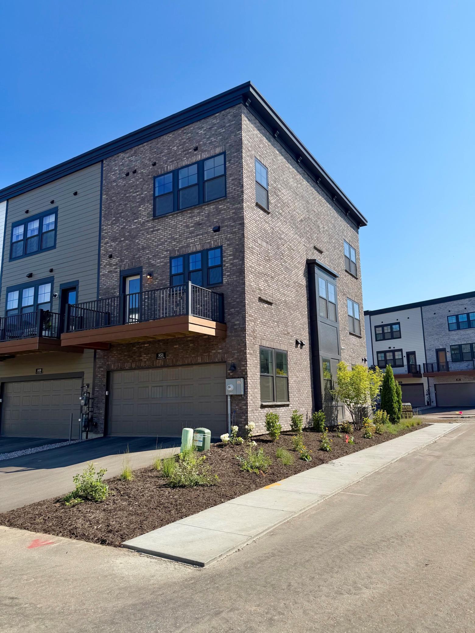 851 Sweetwater Drive