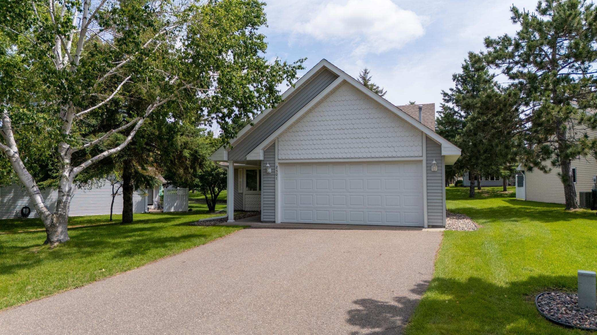 2501 Woodridge Lane
