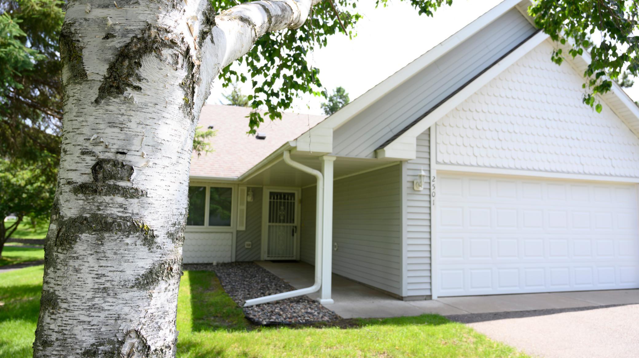 2501 Woodridge Lane