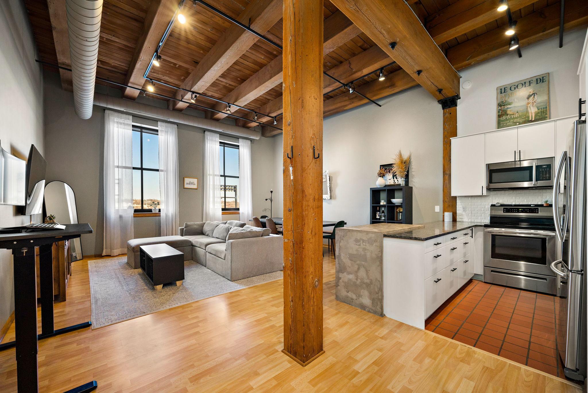 289 5th Street E 508