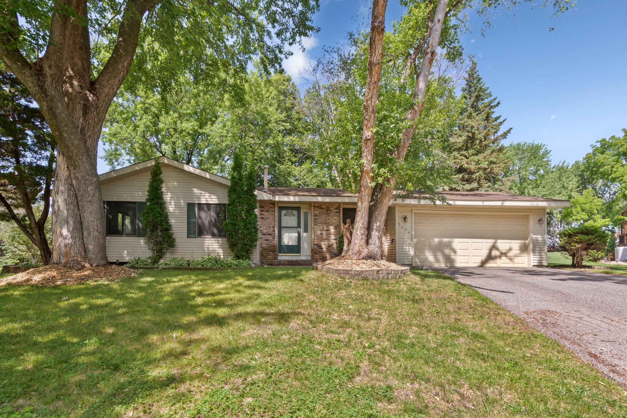3404 Red Oak Circle N