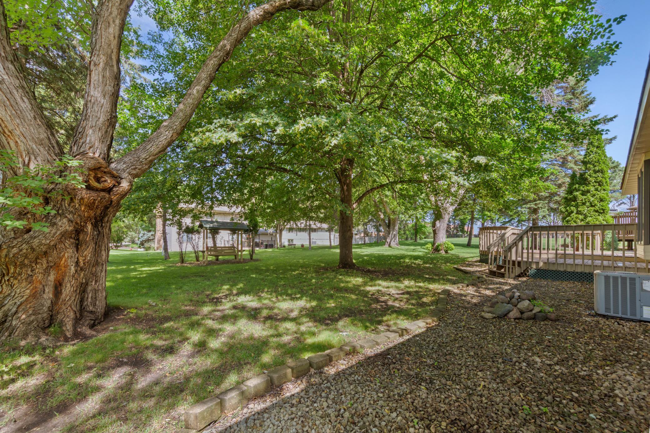 3404 Red Oak Circle N