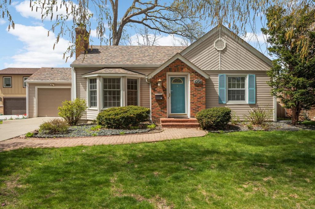 Photo of 6624 Oliver Avenue S, Richfield, MN 55423 (MLS # 7084129)